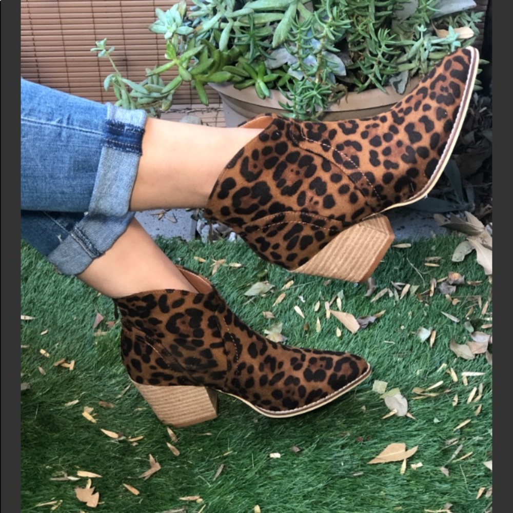 Faux suede Leopard Print Ankle Booties - Picture 3 of 9